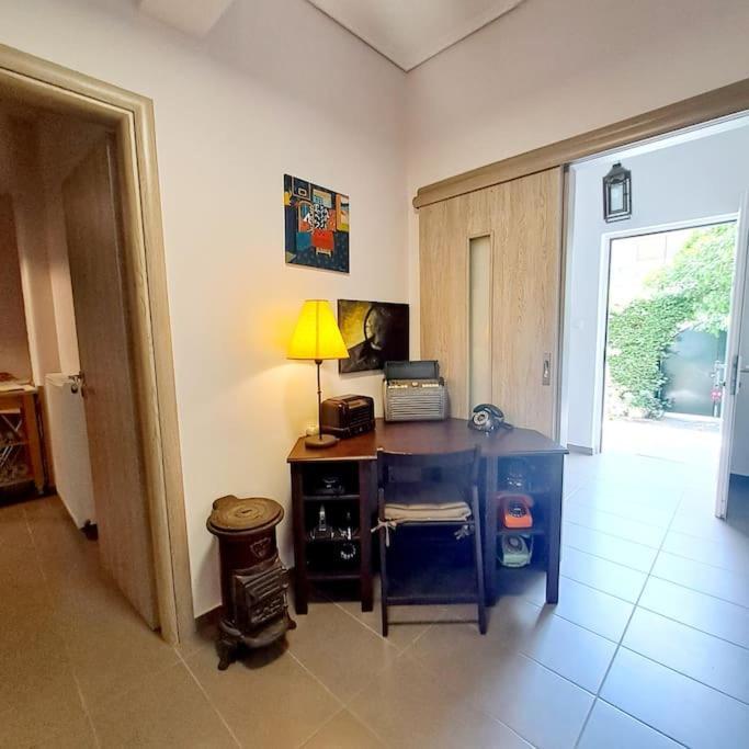 Apartamento 20' From The Airport,20' From The Center Of Atenas Exterior foto