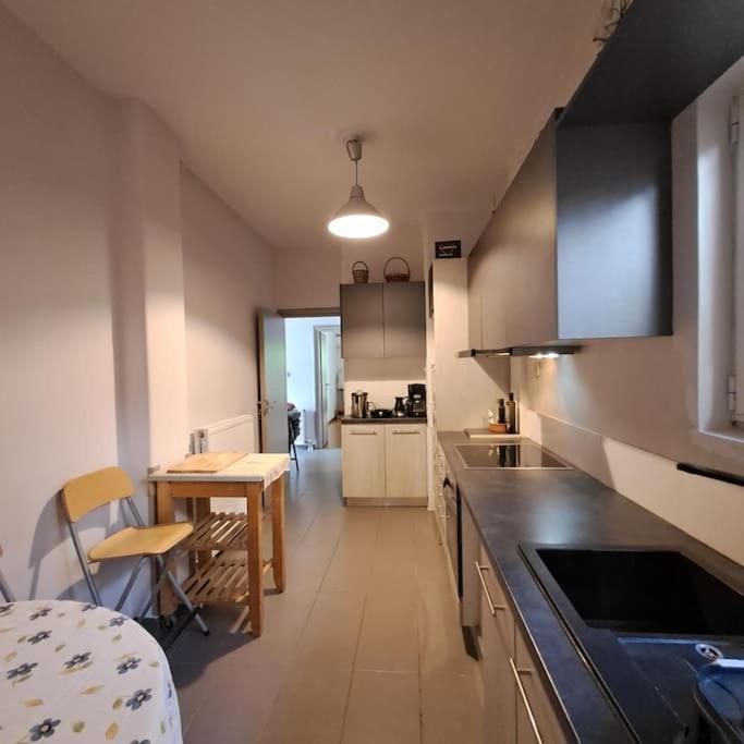 Apartamento 20' From The Airport,20' From The Center Of Atenas Exterior foto