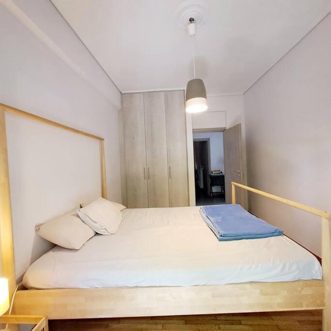 Apartamento 20' From The Airport,20' From The Center Of Atenas Exterior foto