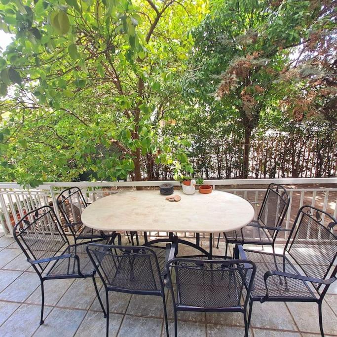 Apartamento 20' From The Airport,20' From The Center Of Atenas Exterior foto